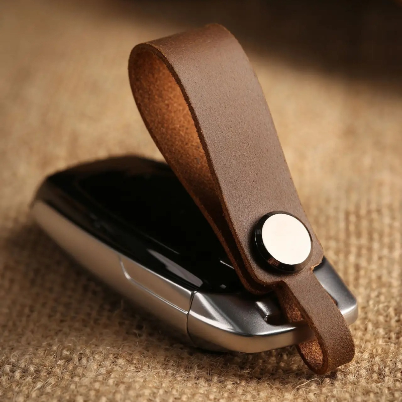 Leatherwork Keychain - カスタムロゴ入り本革キーホルダー メンズ レディース ヴィンテージ 名入れ 車名刻印