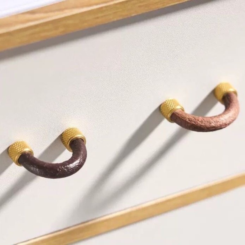 真鍮+革製キャビネットプルハンドル 環境に優しいモダンキャビ - Leatherwork Hardware のレビューと価格